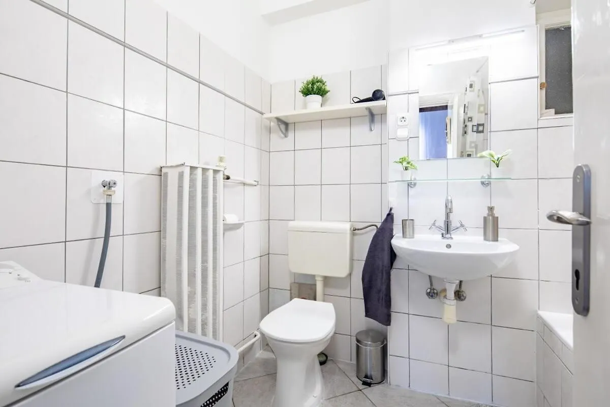 Historic Grace, Classical Apartment At Corvin Budapest Hungary