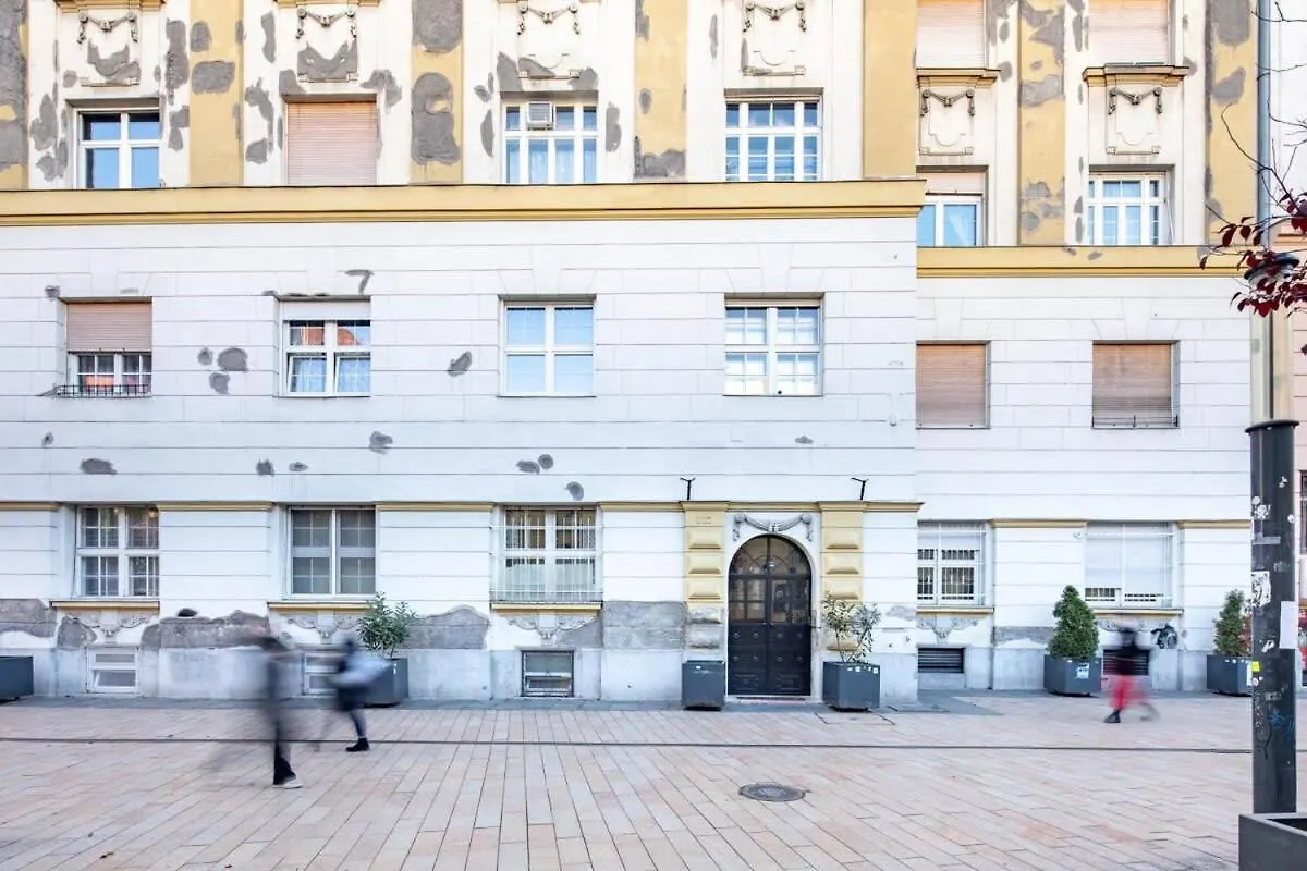 Historic Grace, Classical Apartment At Corvin Budapest Hungary