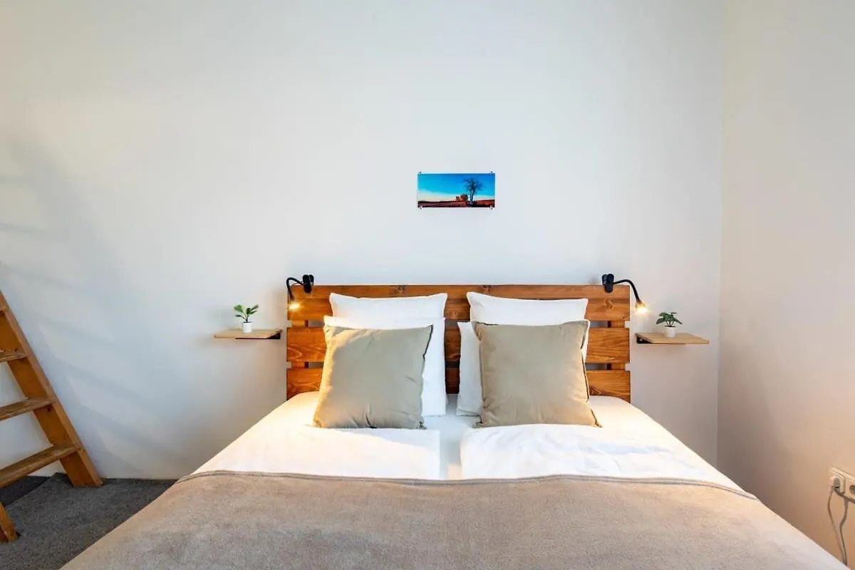 Historic Grace, Classical Apartment At Corvin Budapest
