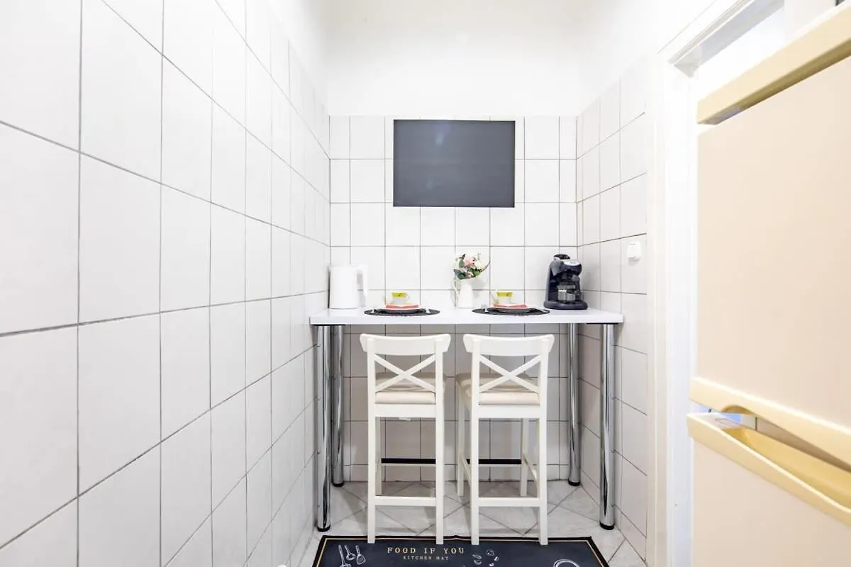 Historic Grace, Classical Apartment At Corvin Budapest