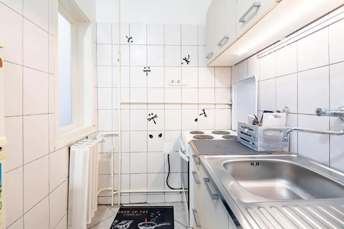 Historic Grace, Classical Apartment At Corvin Budapest