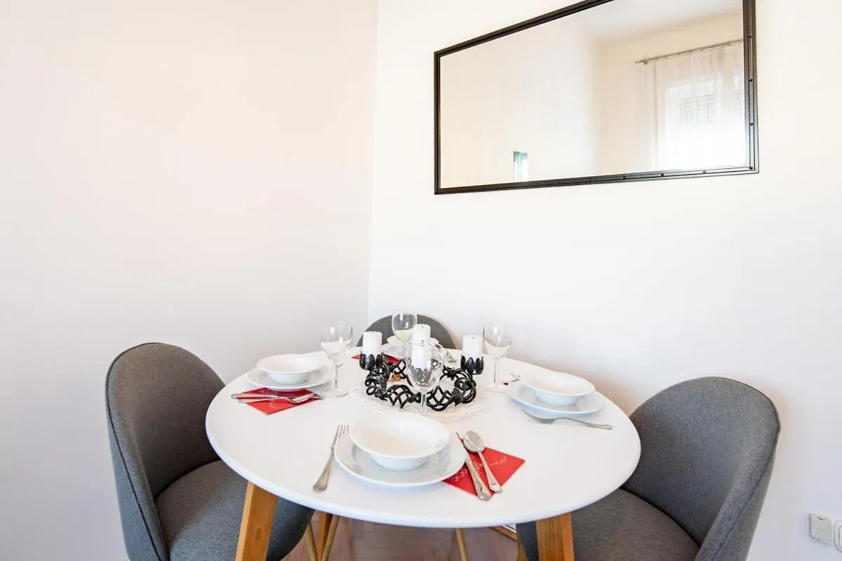 Historic Grace, Classical Apartment At Corvin Budapest