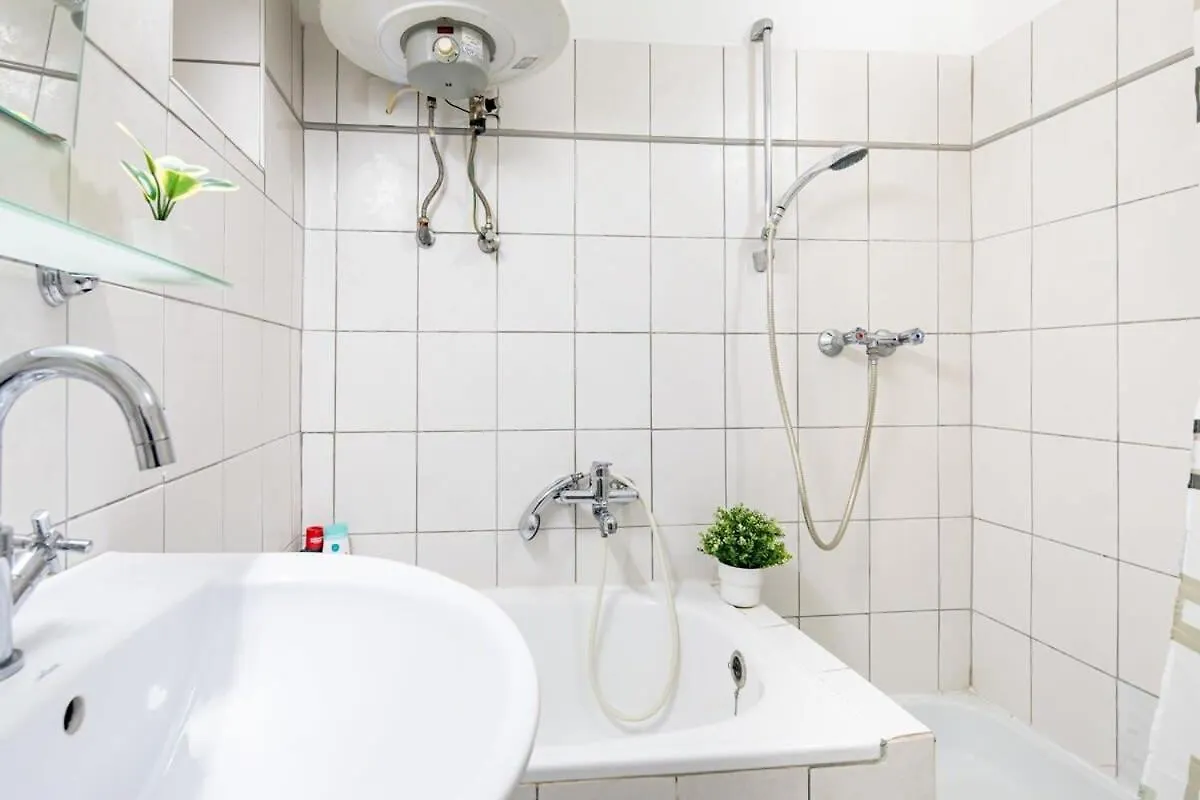 Historic Grace, Classical Apartment At Corvin Budapest
